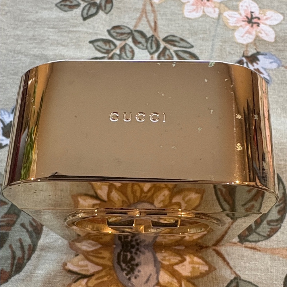 Gucci Metallic Gold Perfume with Interlocking GG - Picture 2 of 5